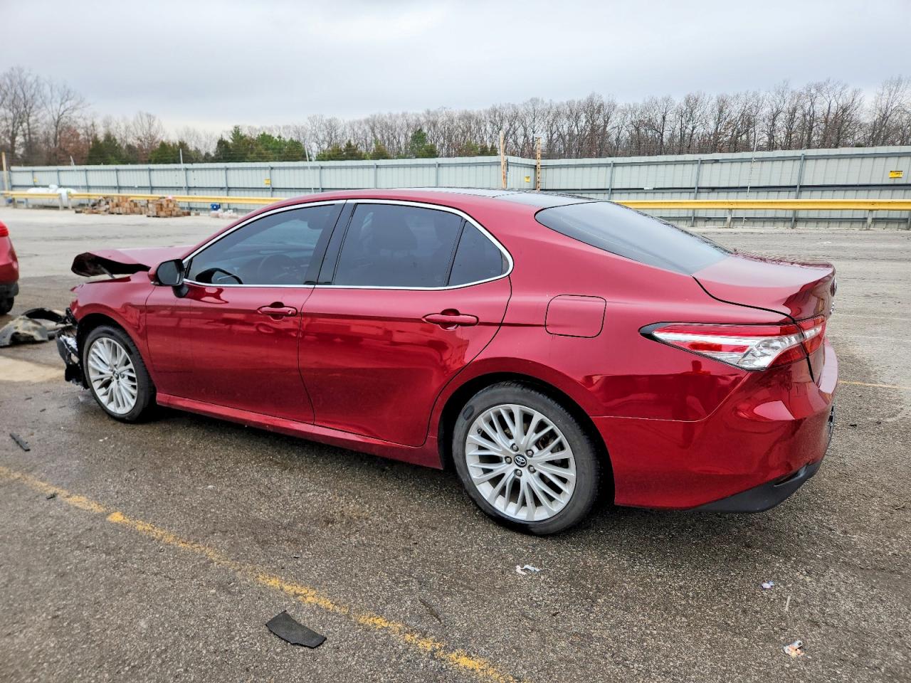 2018 TOYOTA CAMRY L photo 2