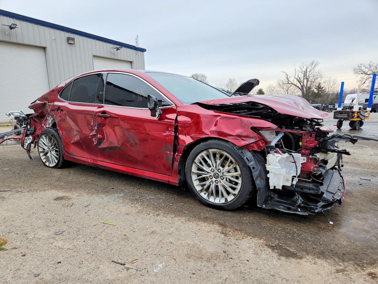 2018 TOYOTA CAMRY L photo 4
