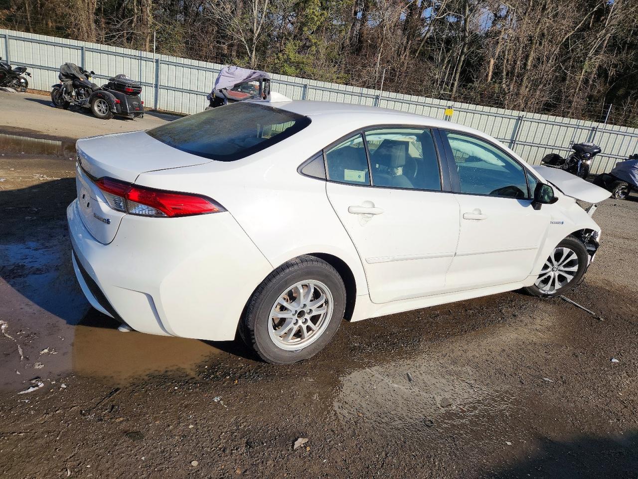 2020 TOYOTA COROLLA LE photo 3