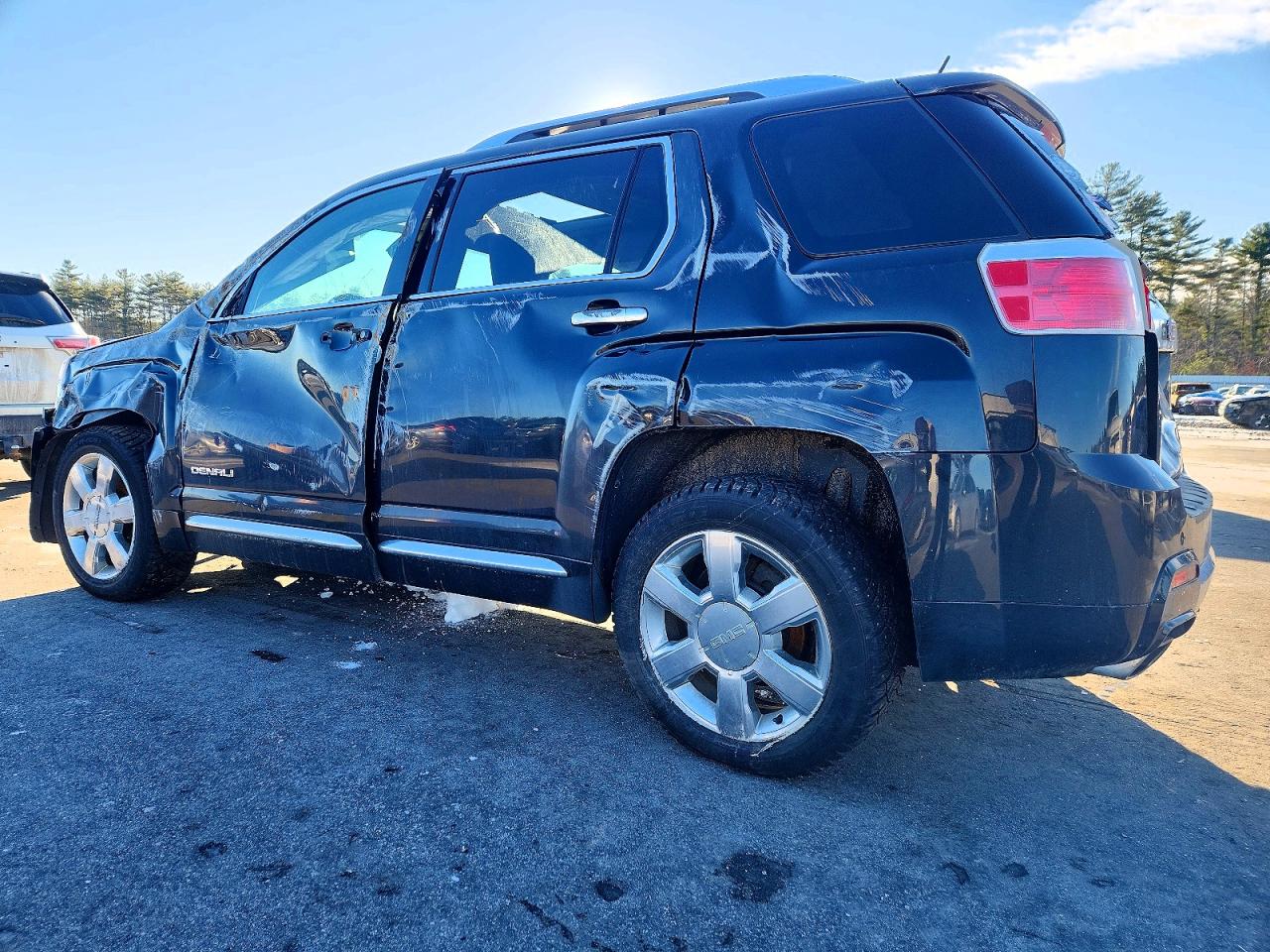 2015 GMC TERRAIN DENALI photo 2
