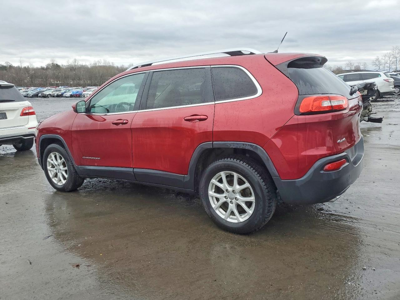 2015 JEEP CHEROKEE LATITUDE photo 2