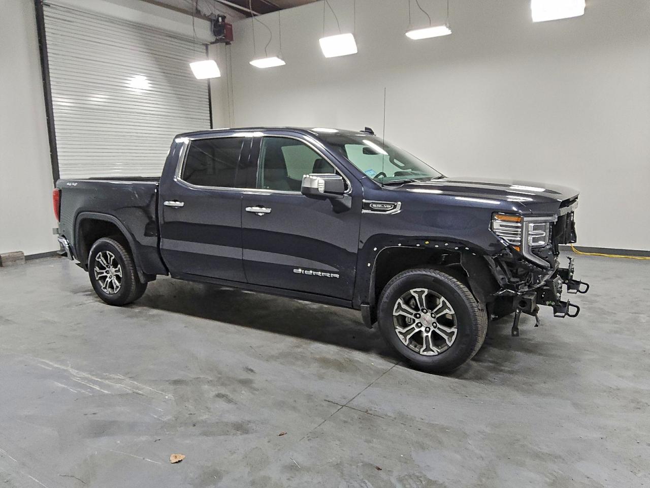 2025 GMC SIERRA K1500 SLT photo 4