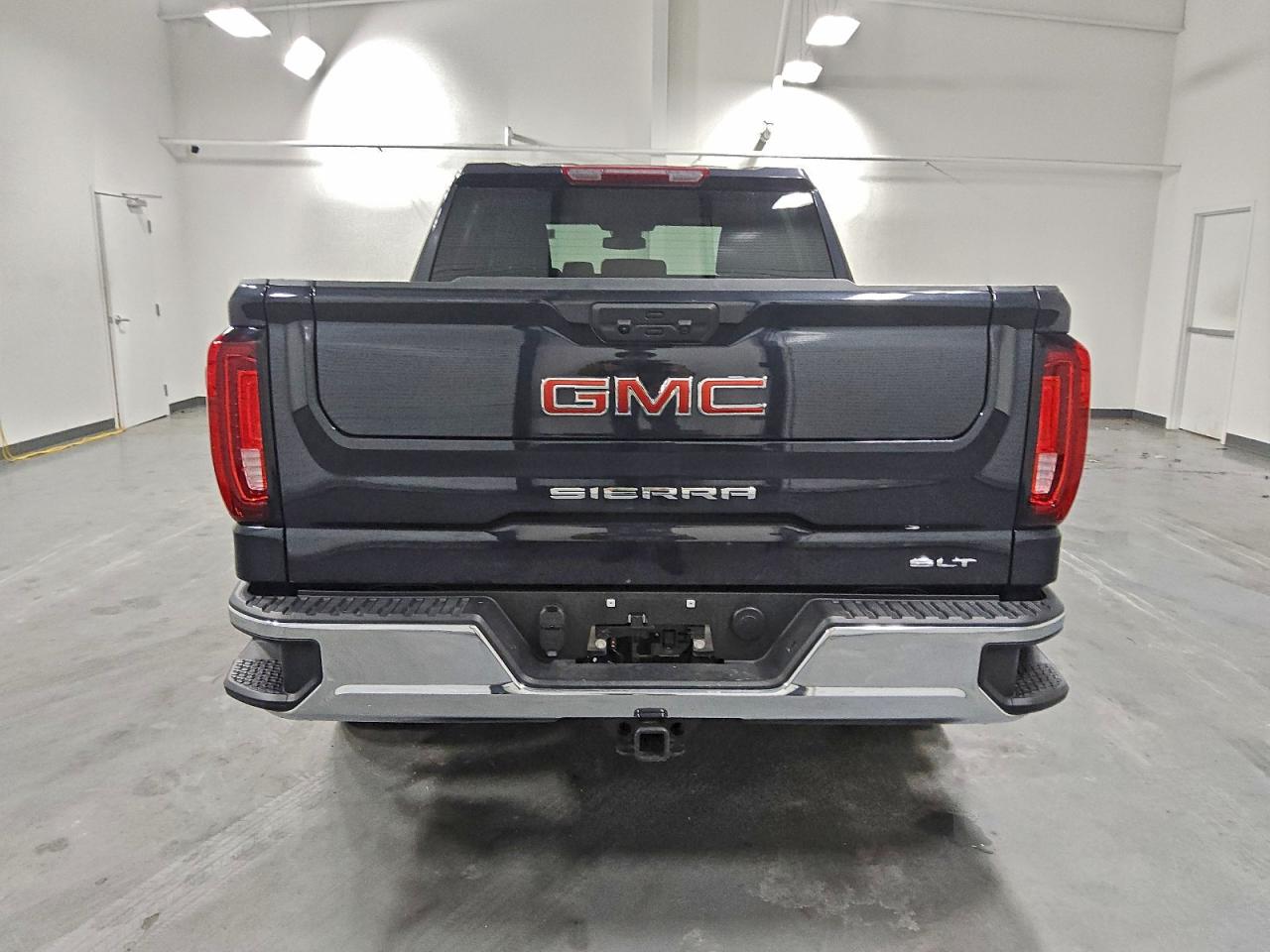 2025 GMC SIERRA K1500 SLT photo 6