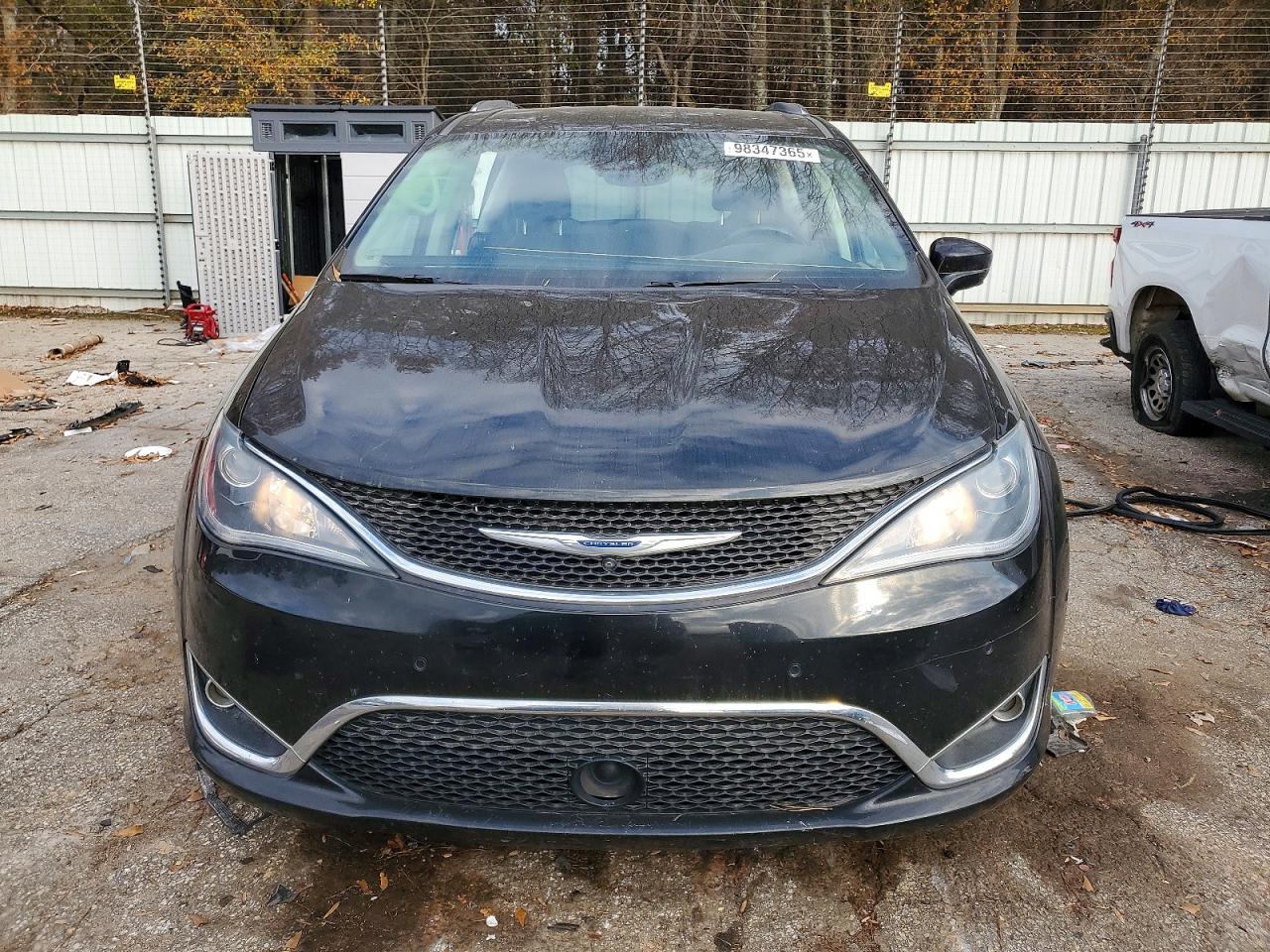 2019 CHRYSLER PACIFICA TOURING L photo 9