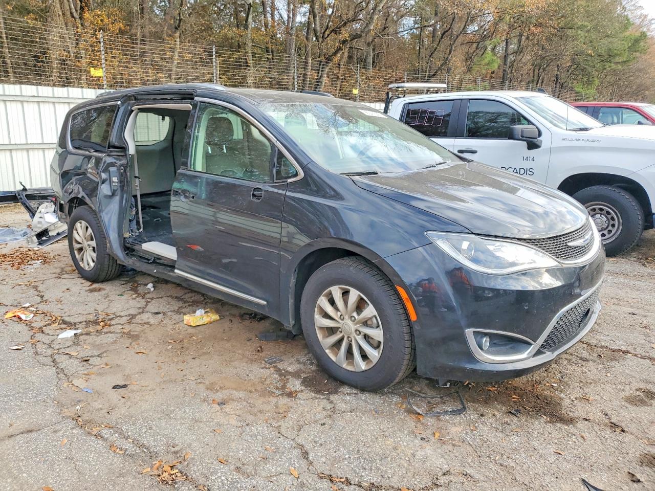 2019 CHRYSLER PACIFICA TOURING L photo 7