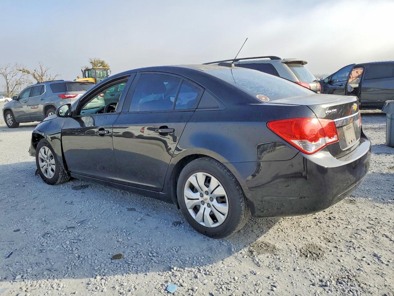 2015 CHEVROLET CRUZE LS photo 2
