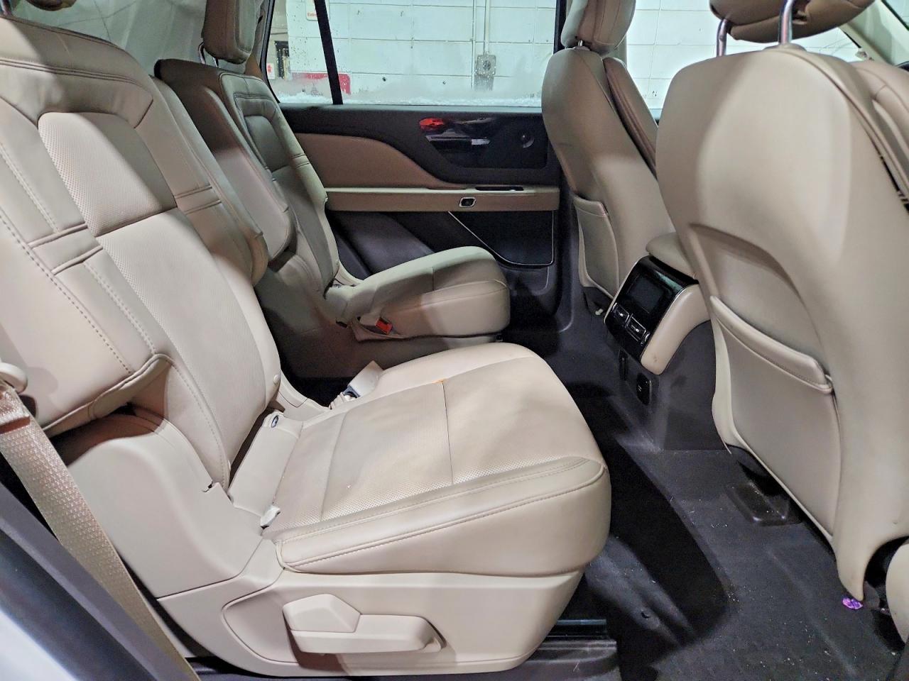 2020 LINCOLN AVIATOR RESERVE photo 11