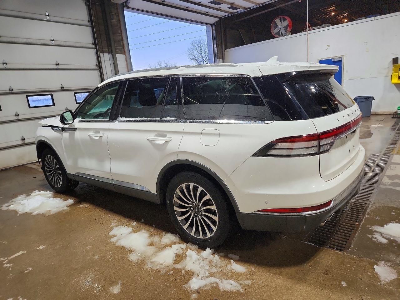 2020 LINCOLN AVIATOR RESERVE photo 2