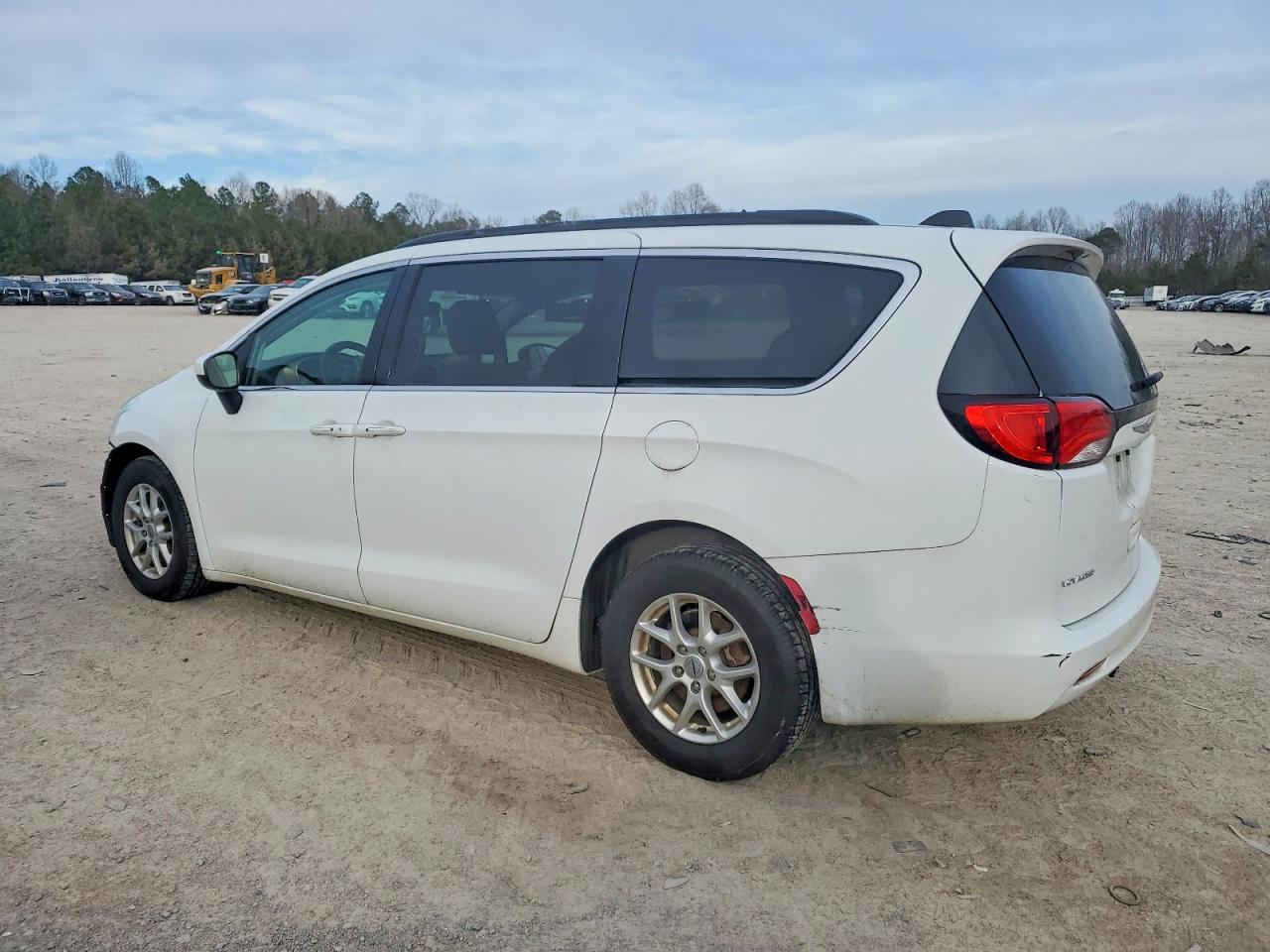 2021 CHRYSLER VOYAGER LXI photo 2