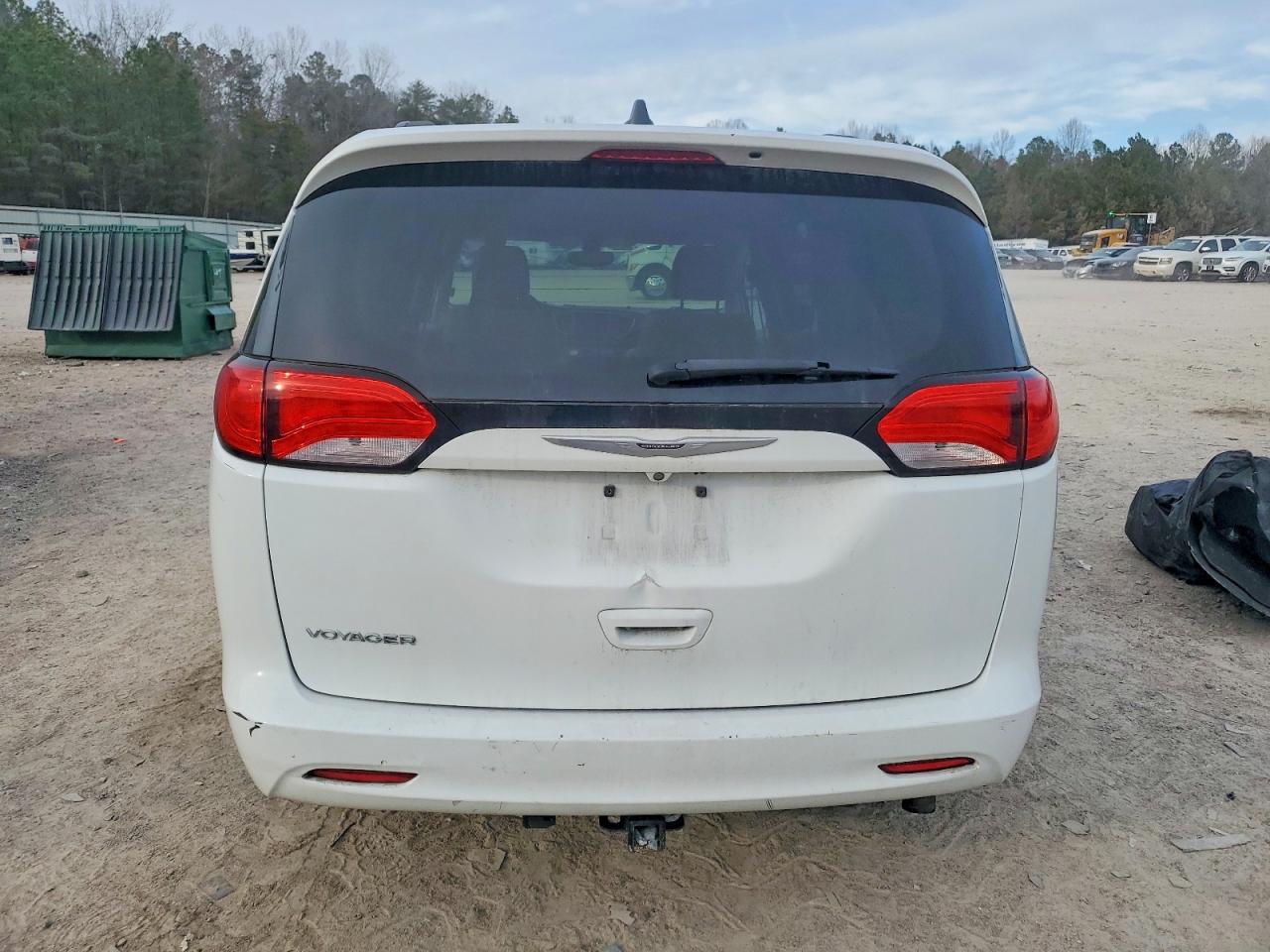 2021 CHRYSLER VOYAGER LXI photo 6