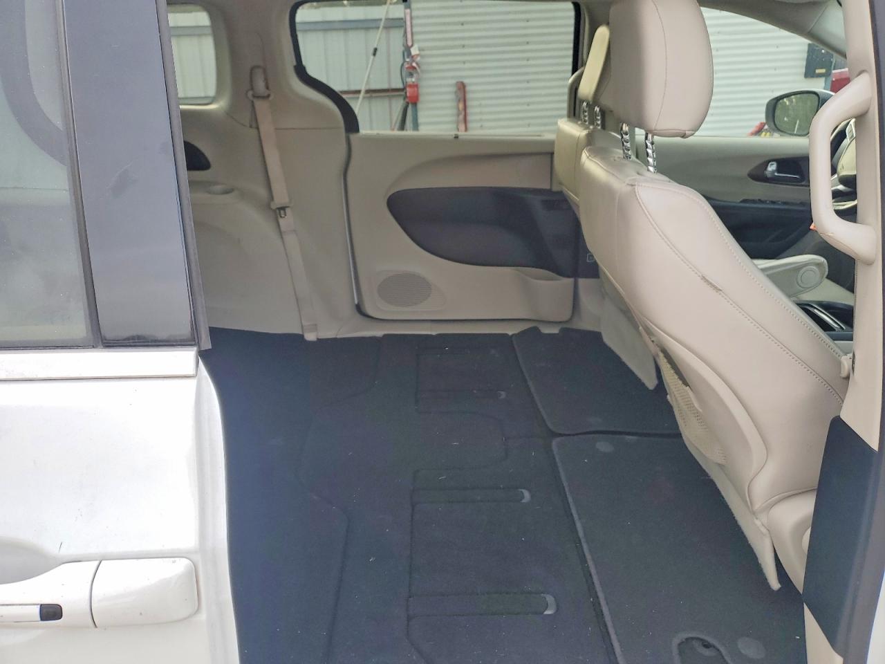 2021 CHRYSLER VOYAGER LXI photo 11