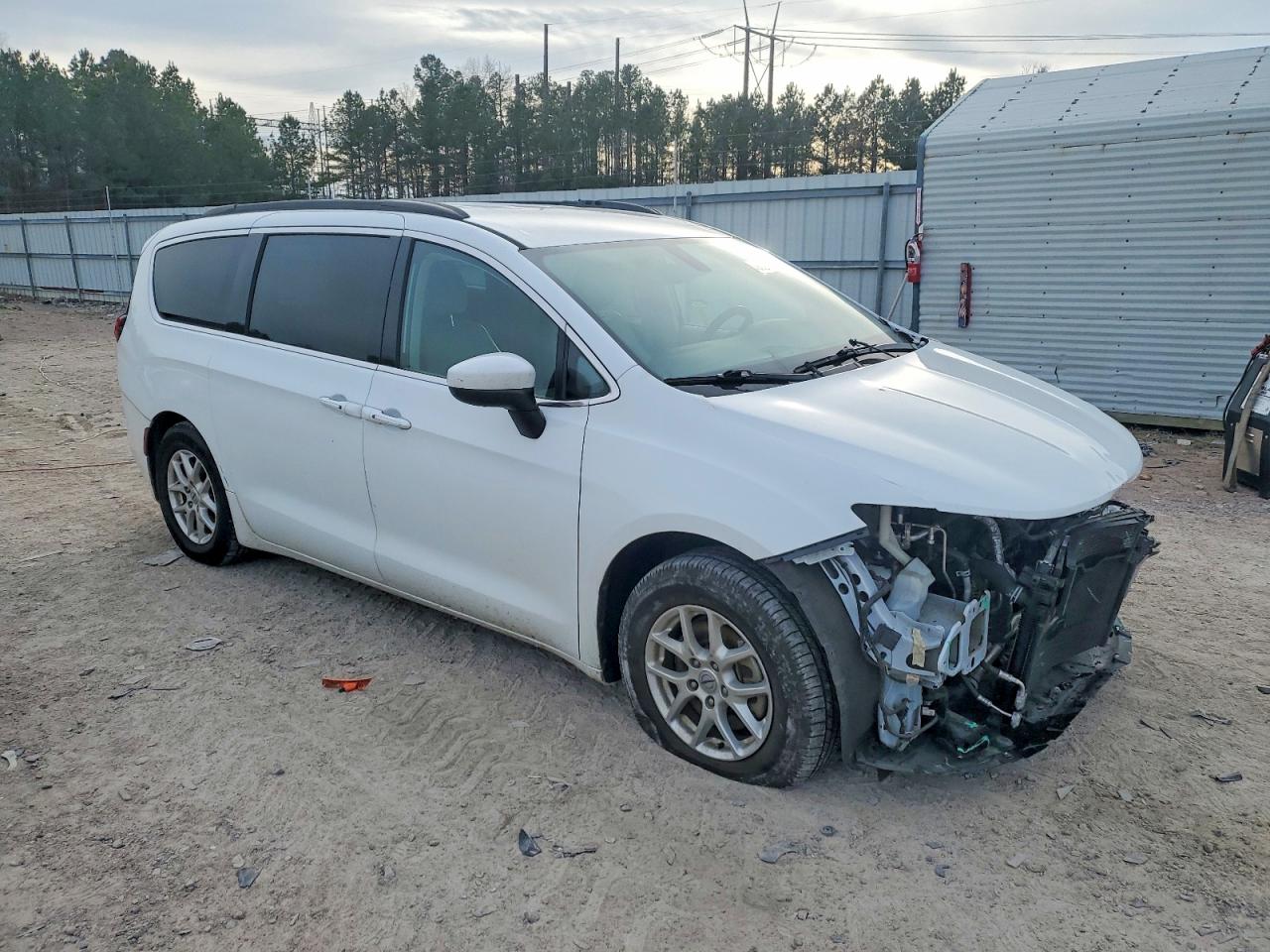 2021 CHRYSLER VOYAGER LXI photo 4