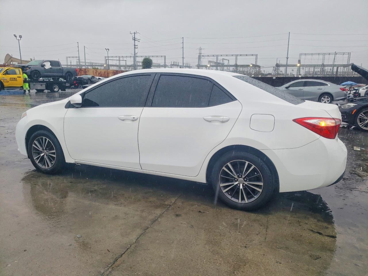 2016 TOYOTA COROLLA L photo 2