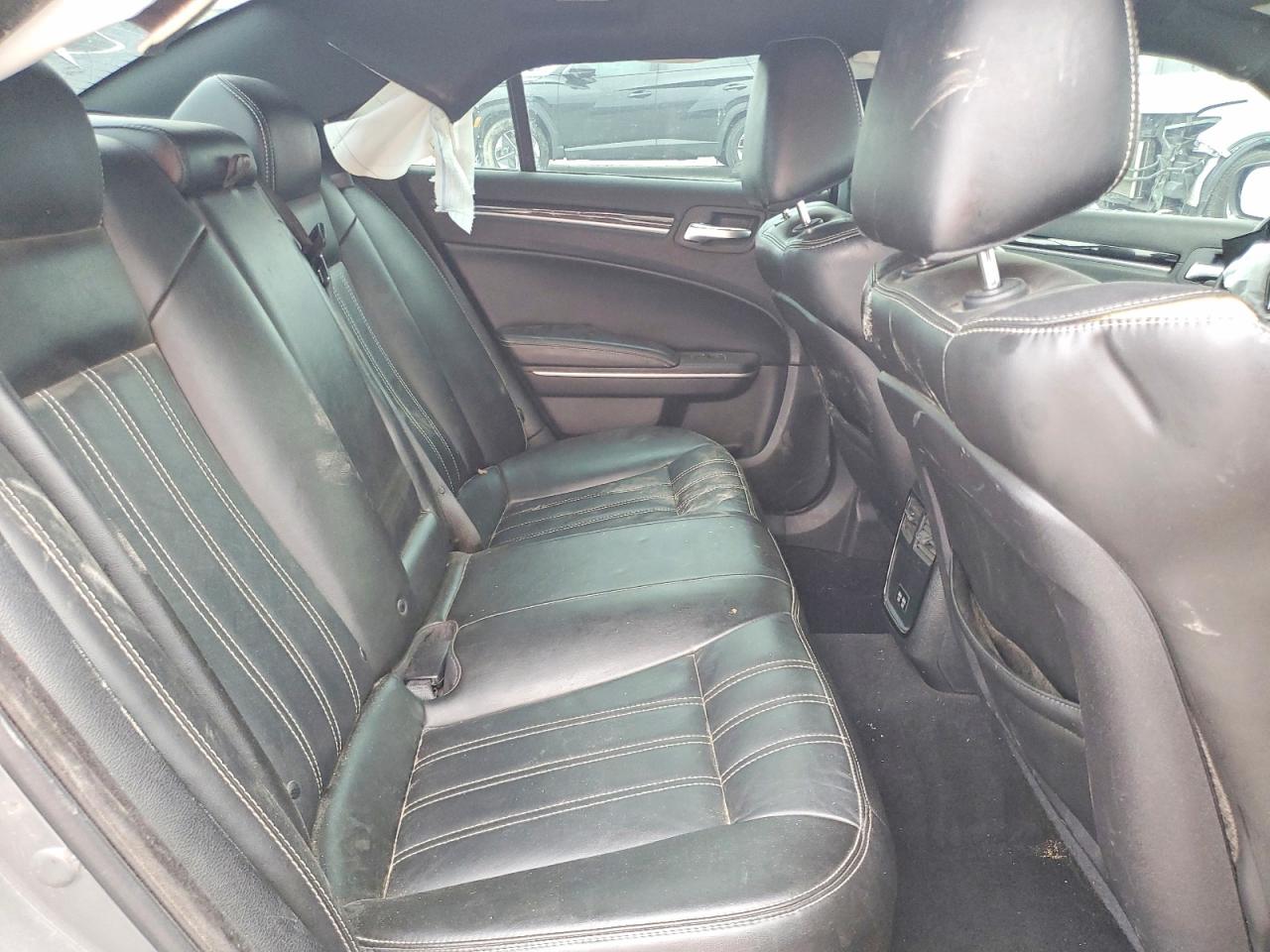 2019 CHRYSLER 300 S photo 10