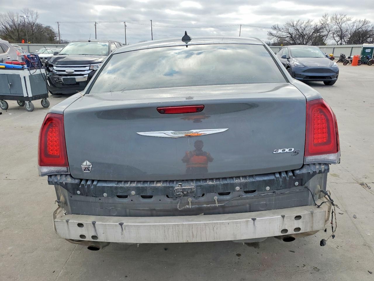 2019 CHRYSLER 300 S photo 6