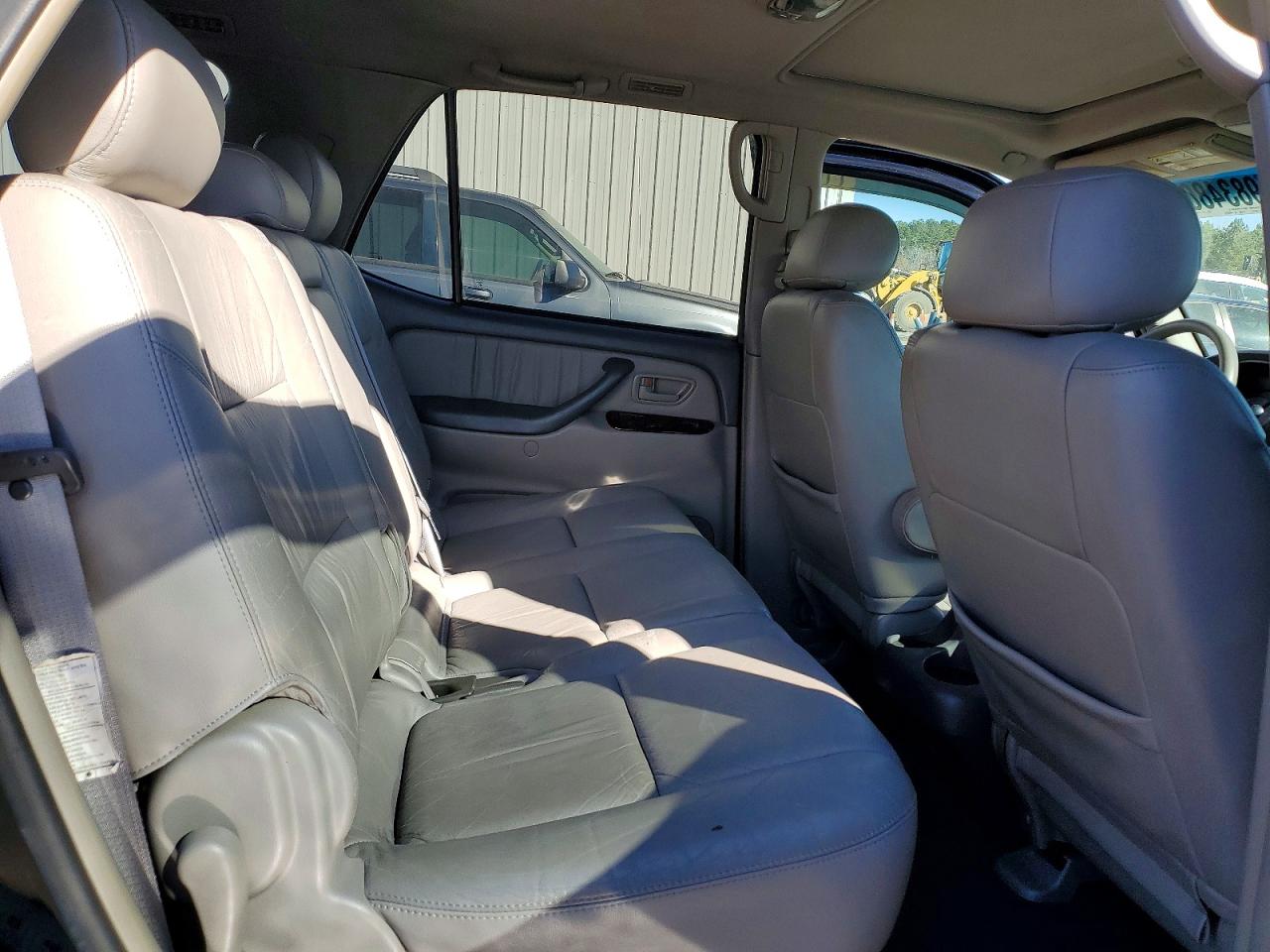 2004 TOYOTA SEQUOIA LIMITED photo 10