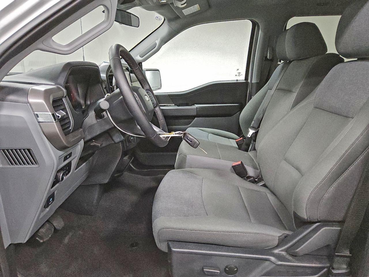 2025 FORD F150 XLT photo 7