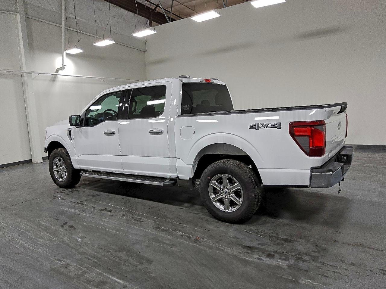 2025 FORD F150 XLT photo 2