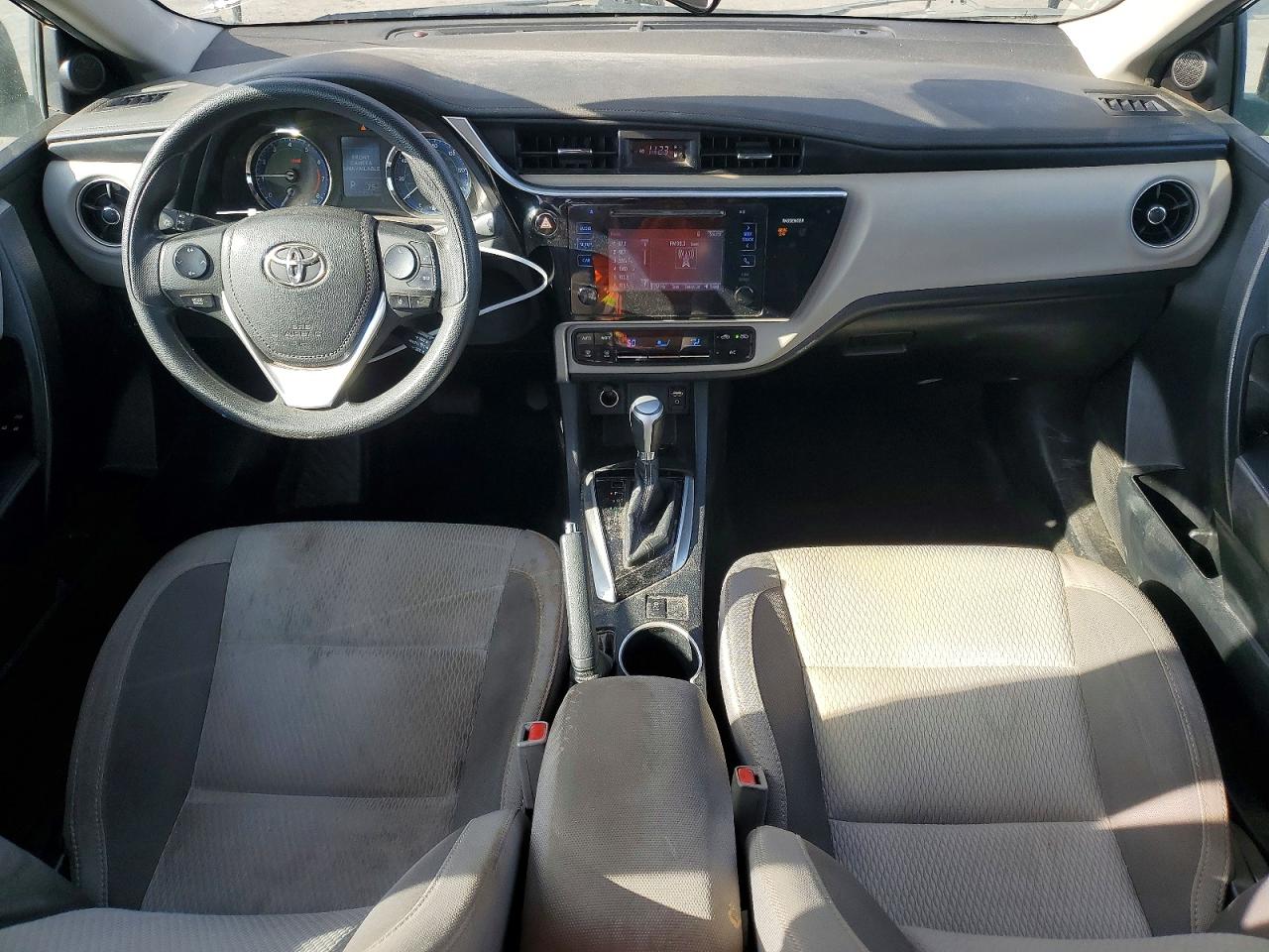 2017 TOYOTA COROLLA L photo 8