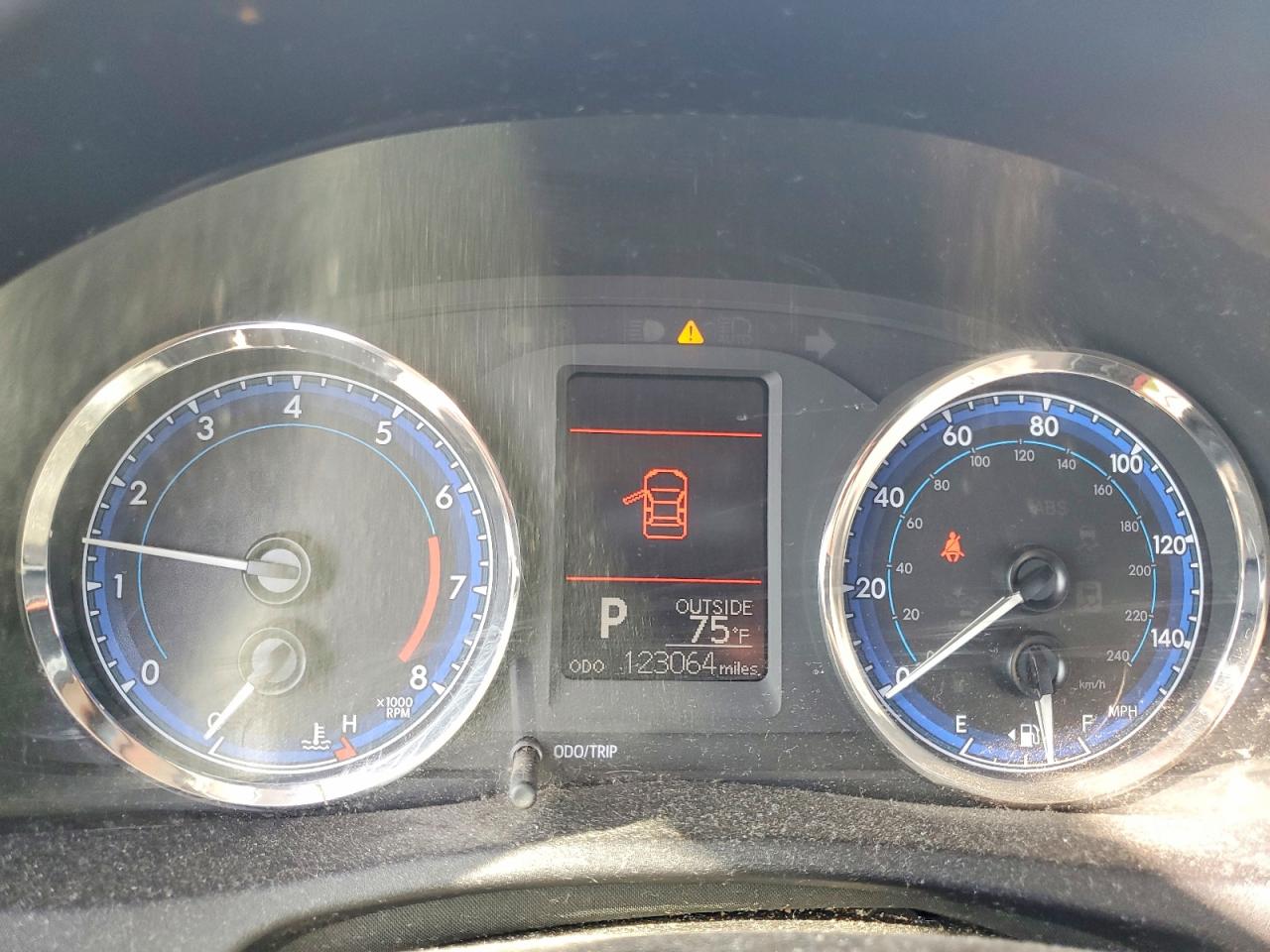 2017 TOYOTA COROLLA L photo 9