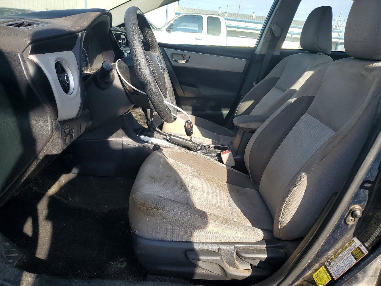 2017 TOYOTA COROLLA L photo 7