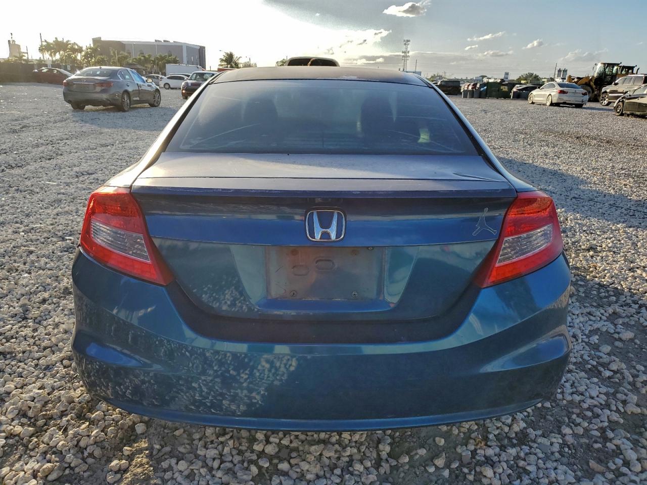 2013 HONDA CIVIC LX photo 6
