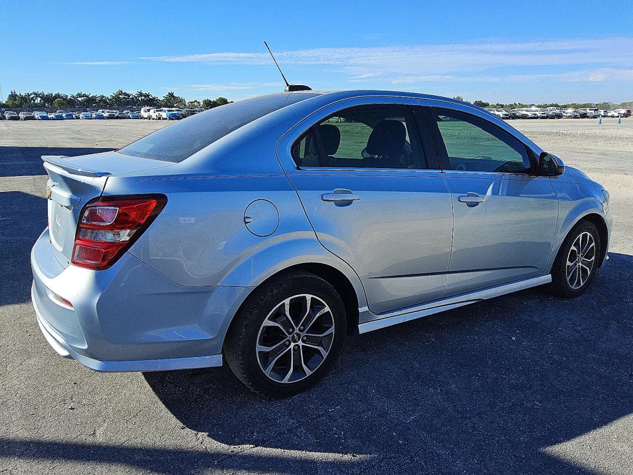 2017 CHEVROLET SONIC LT photo 3