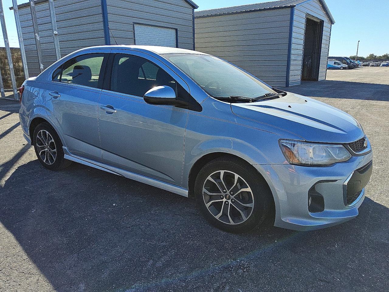 2017 CHEVROLET SONIC LT photo 4