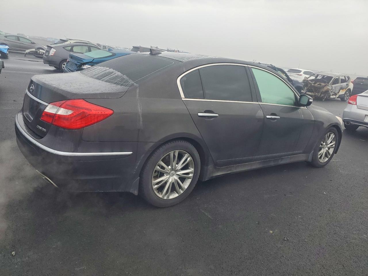 2013 HYUNDAI GENESIS 3.8L photo 3