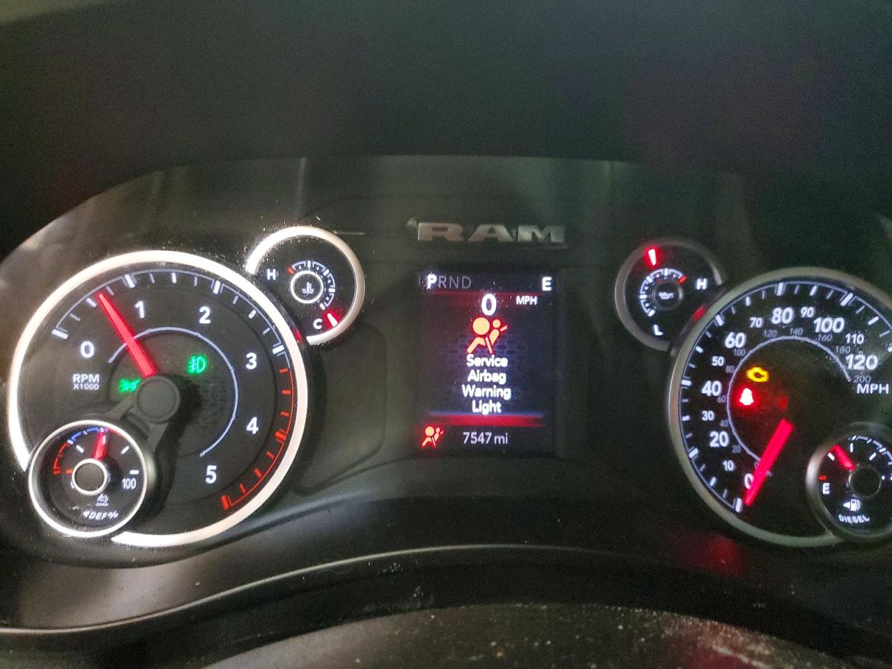 2025 RAM 2500 TRADESMAN photo 9