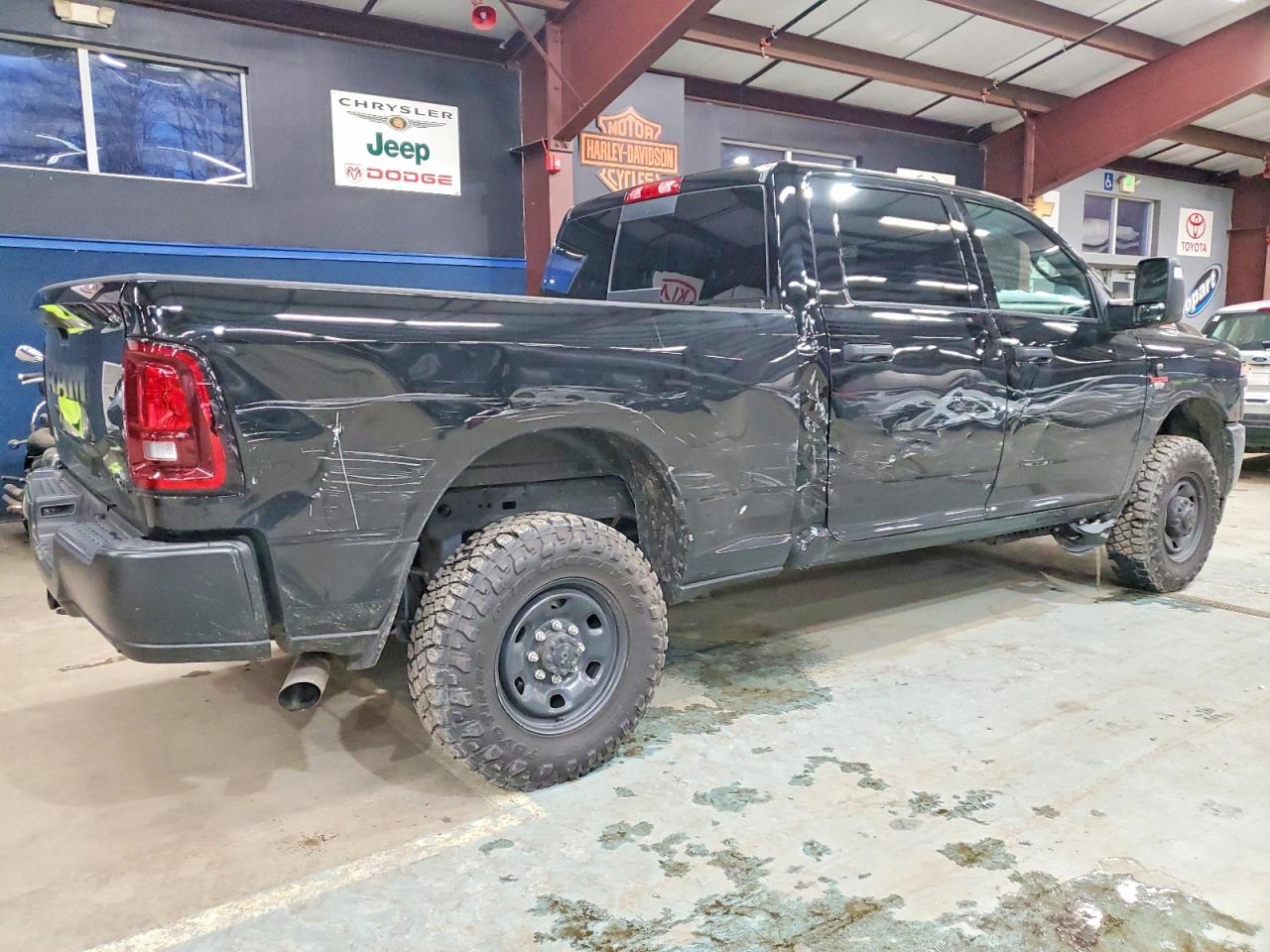 2025 RAM 2500 TRADESMAN photo 3