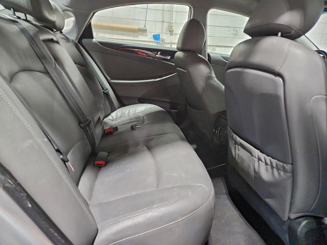 2012 HYUNDAI SONATA SE photo 10