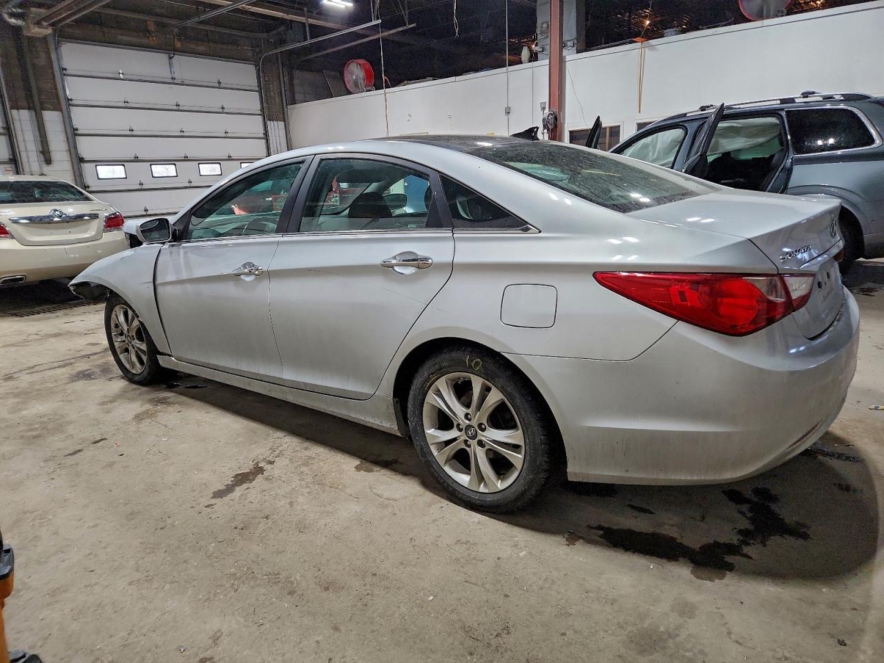 2012 HYUNDAI SONATA SE photo 2
