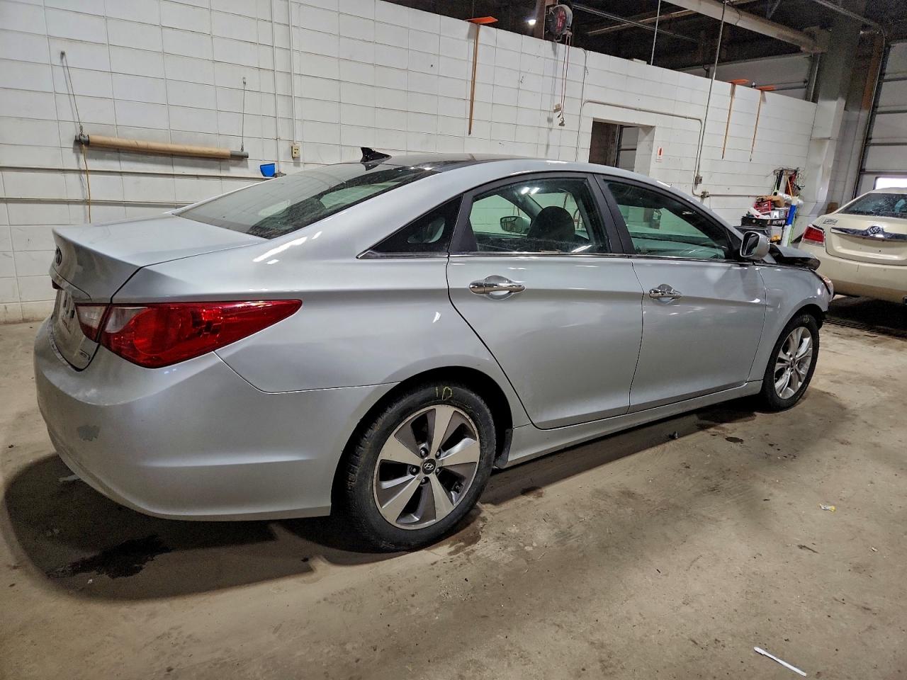 2012 HYUNDAI SONATA SE photo 3