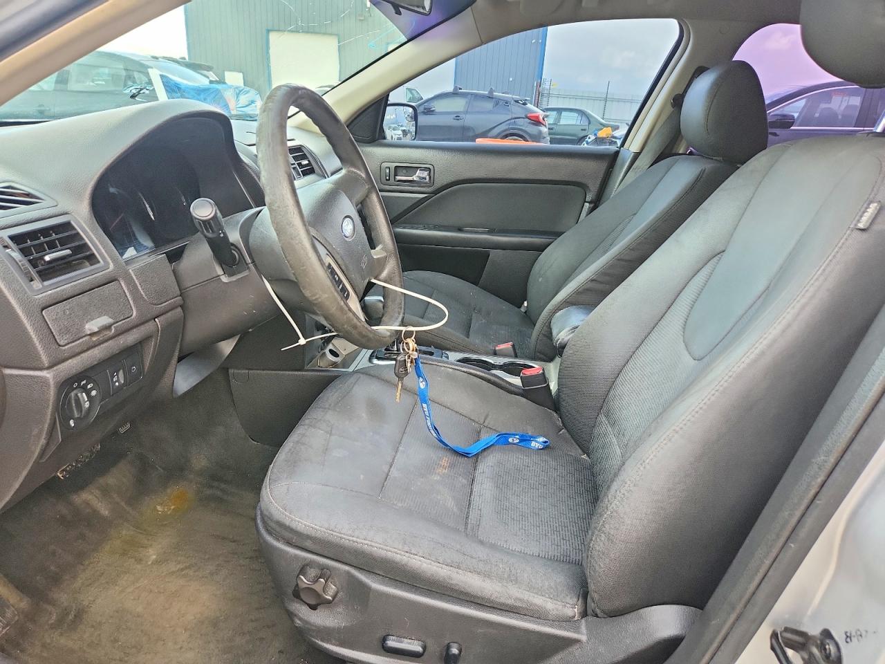 2011 FORD FUSION SE photo 7