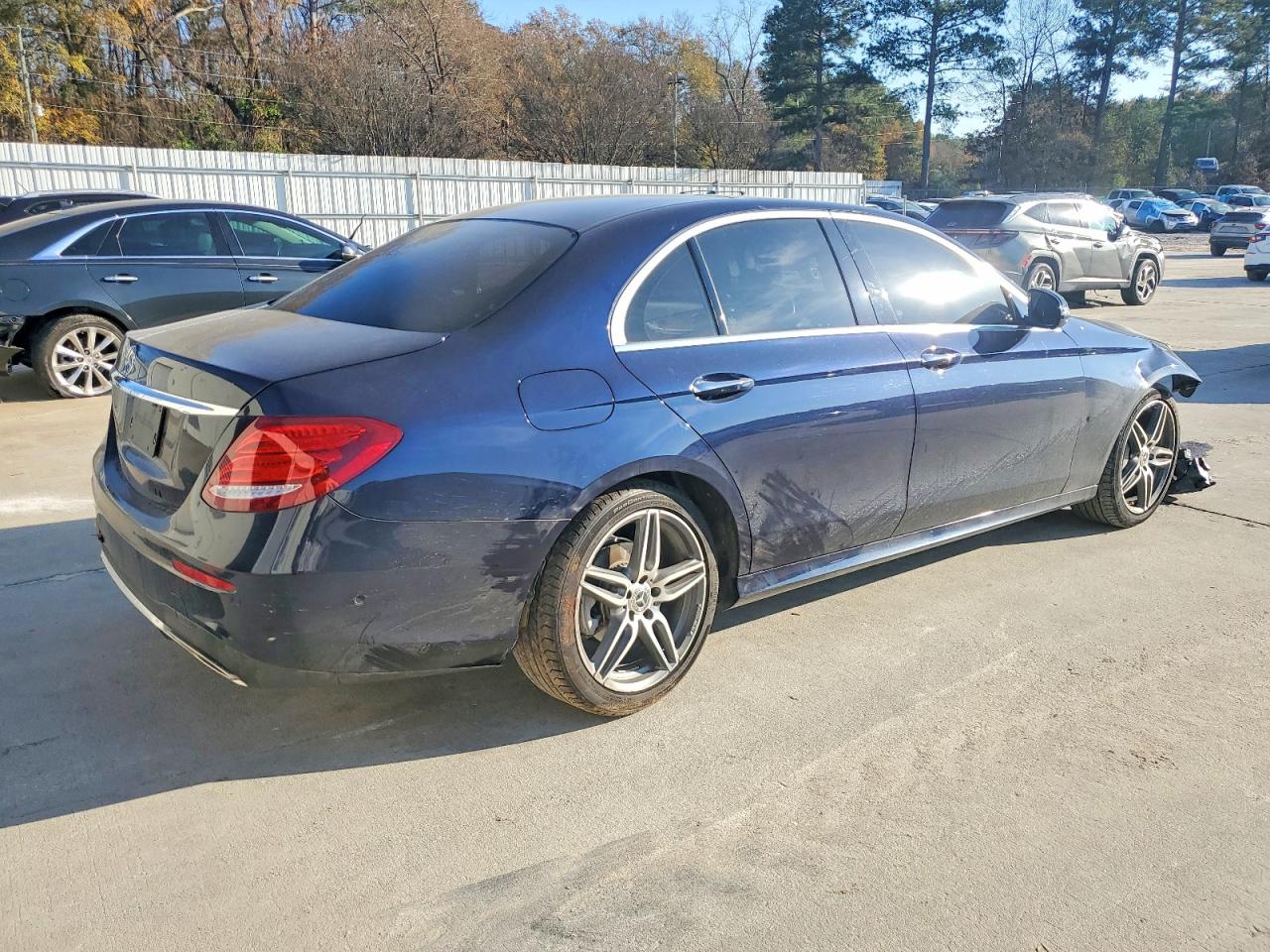2017 MERCEDES-BENZ E 300 photo 3
