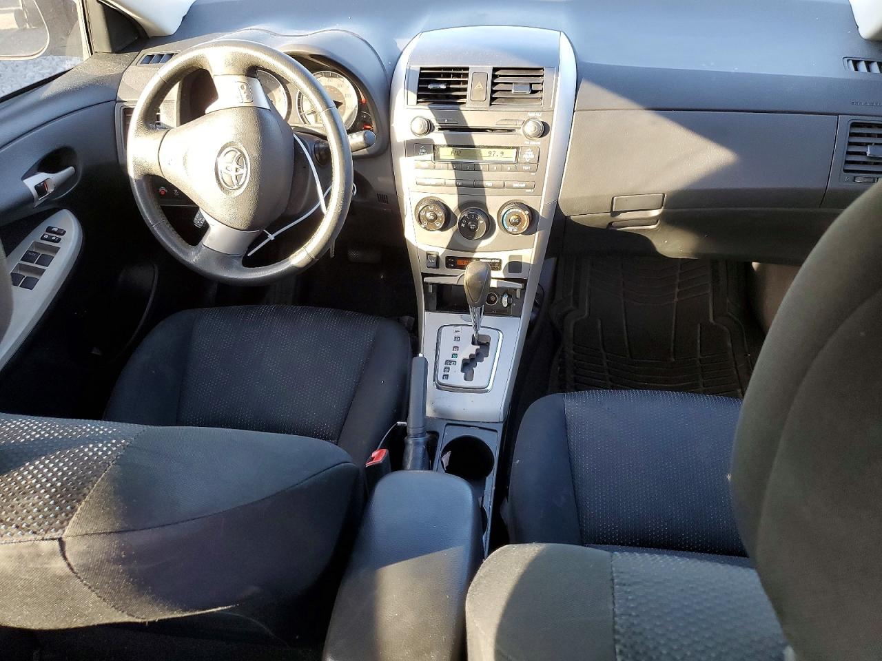 2010 TOYOTA COROLLA BASE photo 8