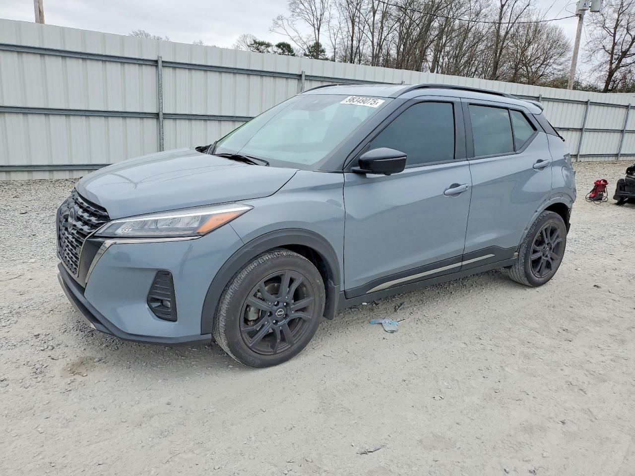 2022 NISSAN KICKS