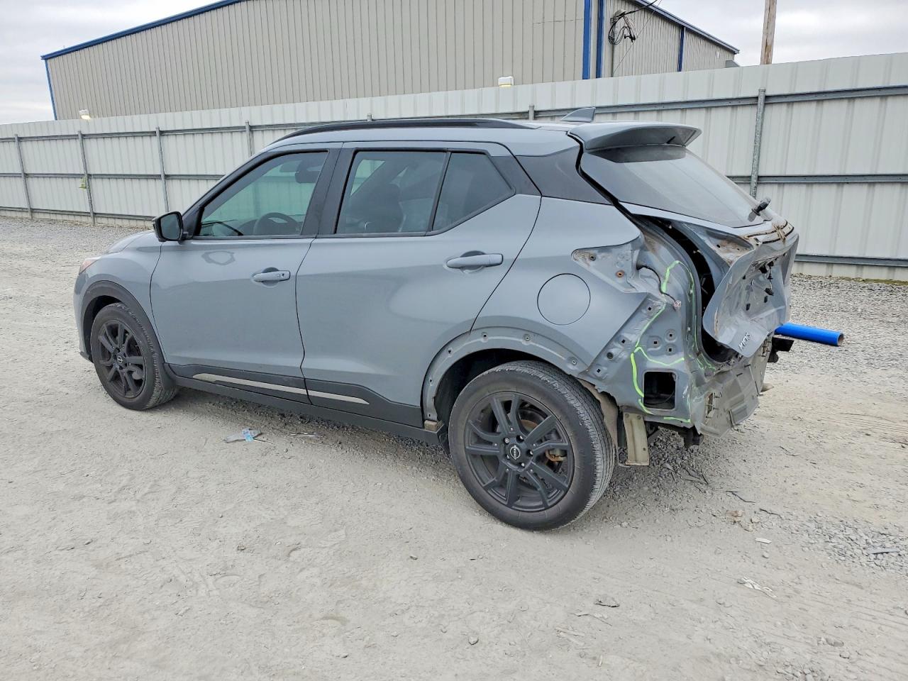 2022 NISSAN KICKS SR photo 2
