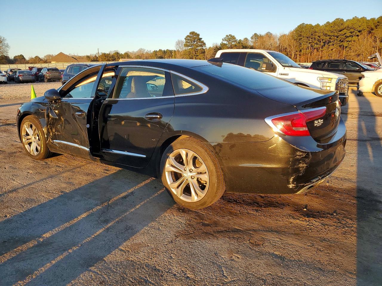 2019 BUICK LACROSSE AVENIR photo 2