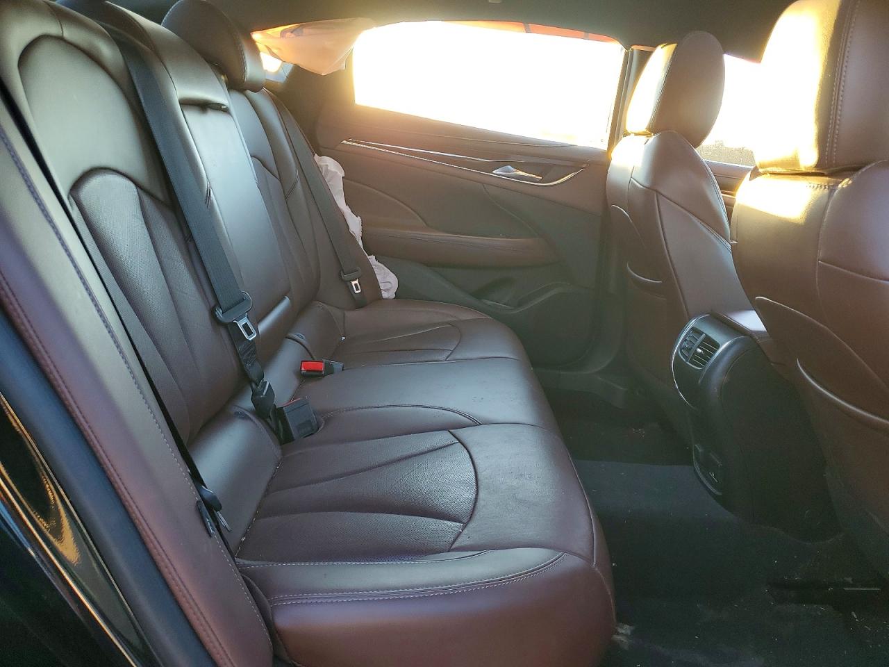2019 BUICK LACROSSE AVENIR photo 10