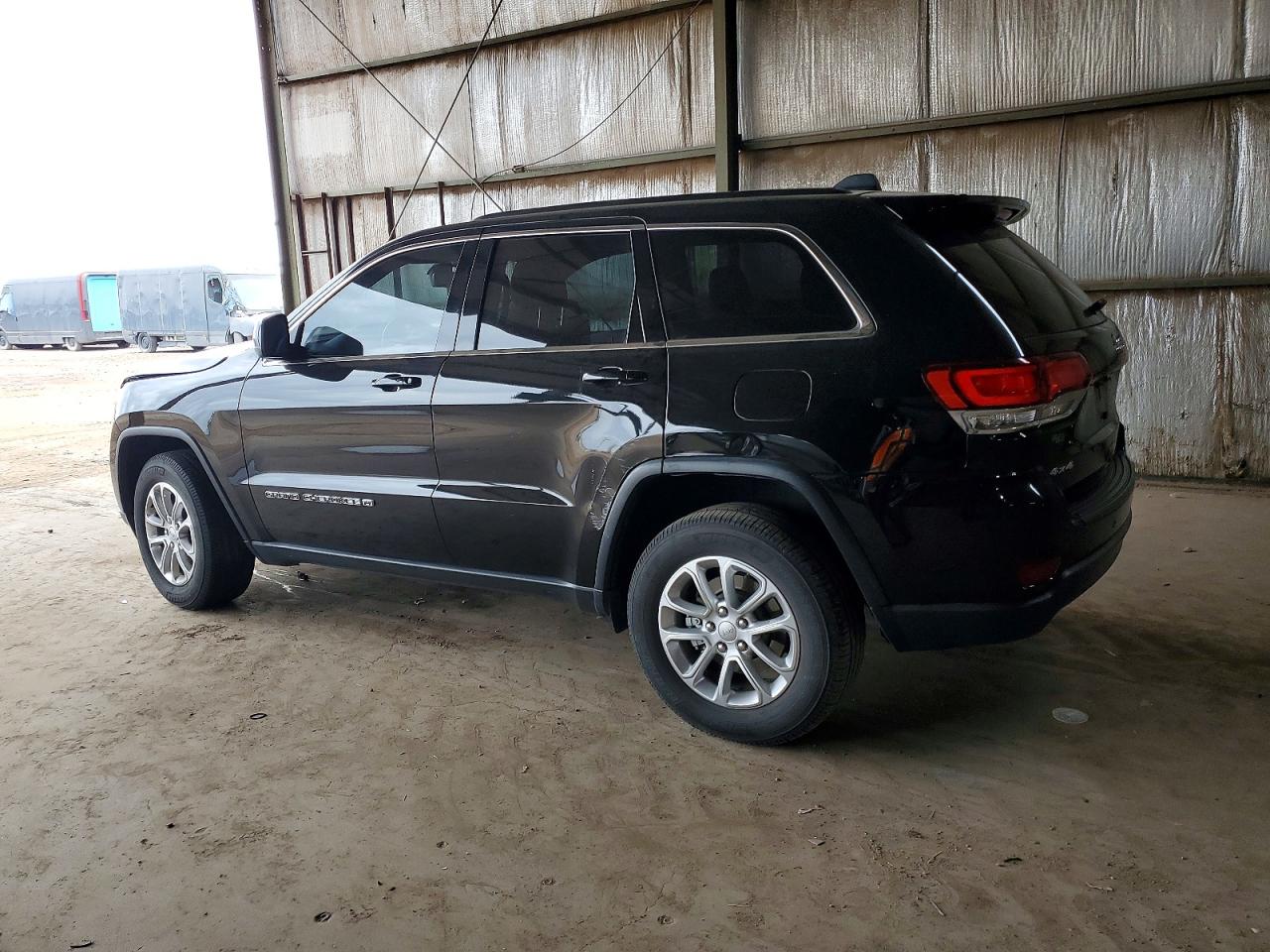 2022 JEEP GRAND CHEROKEE LAREDO E photo 2