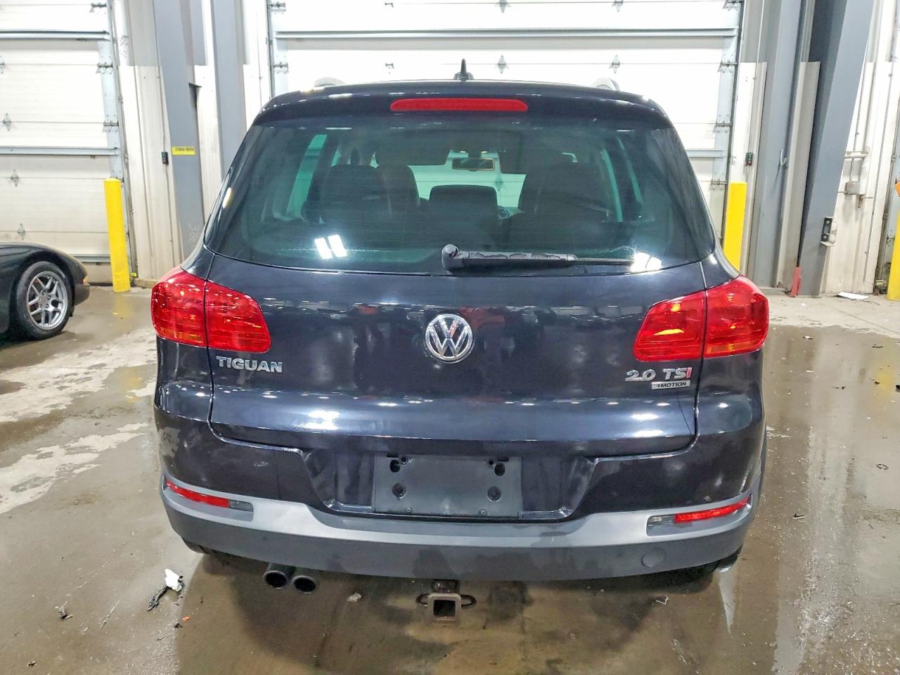 2012 VOLKSWAGEN TIGUAN S photo 6