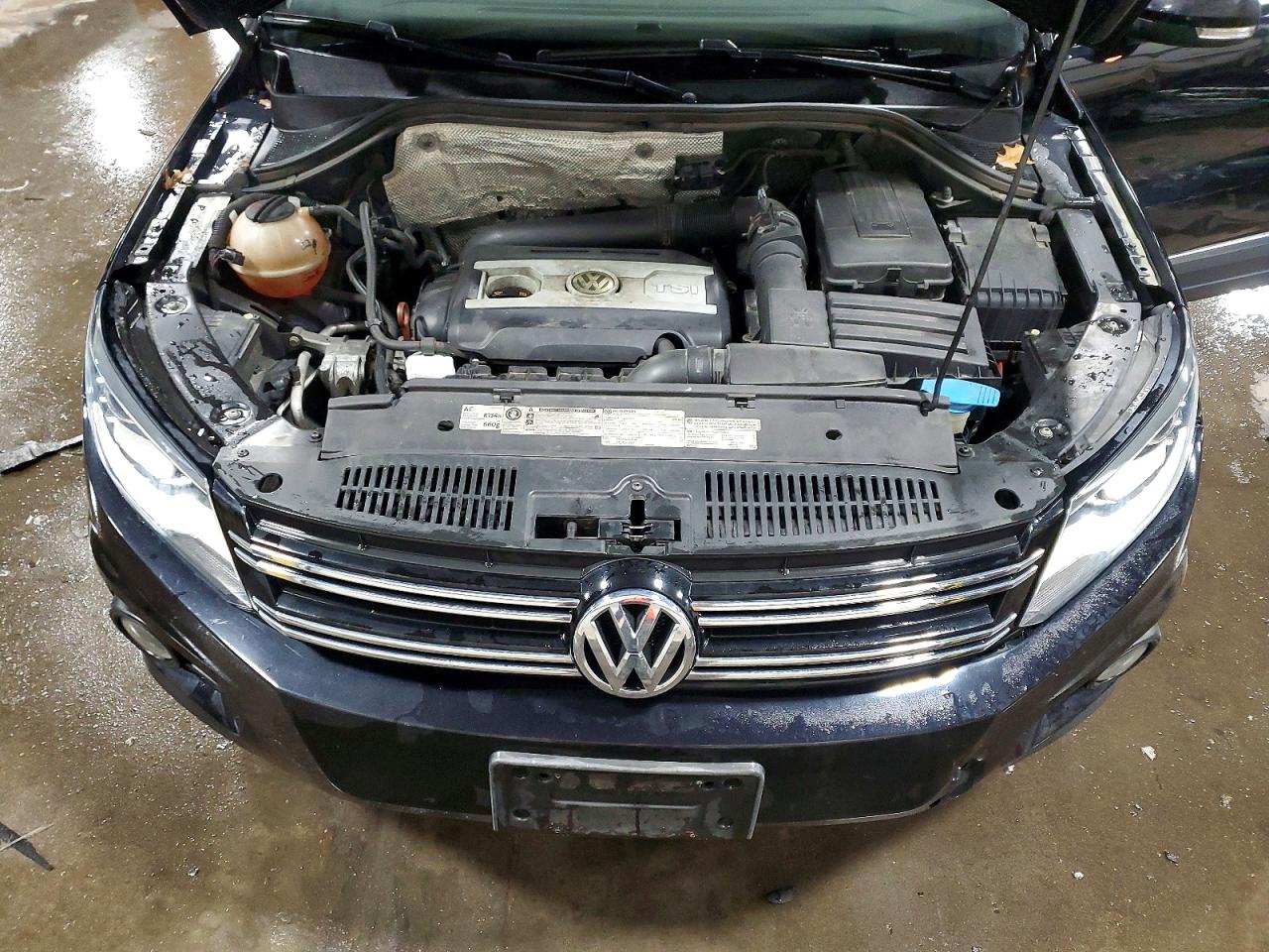 2012 VOLKSWAGEN TIGUAN S photo 12