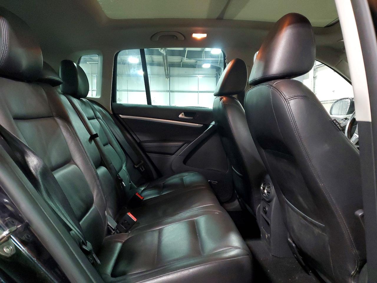 2012 VOLKSWAGEN TIGUAN S photo 11