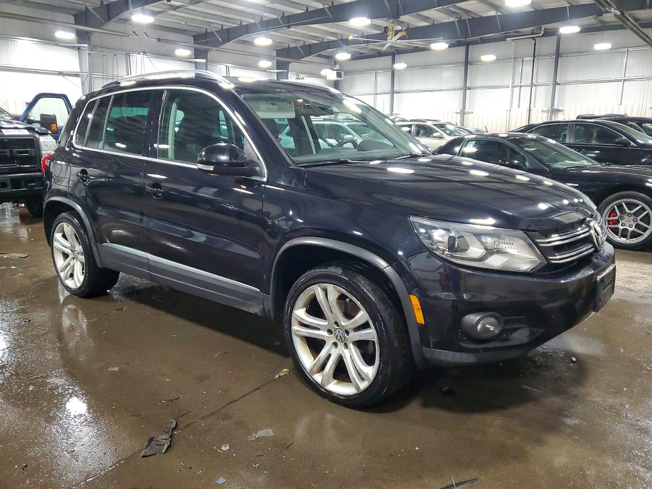 2012 VOLKSWAGEN TIGUAN S photo 4