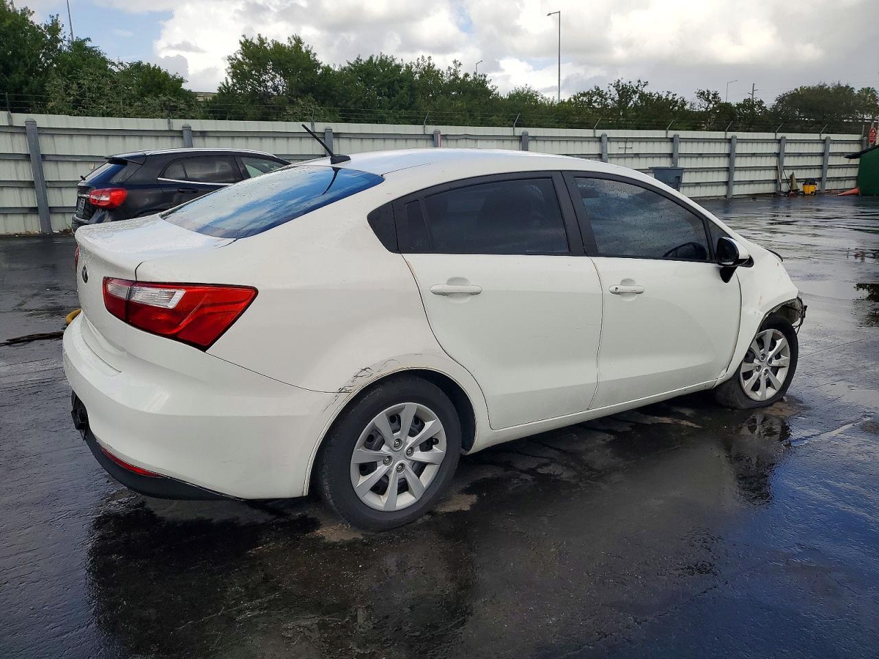 2017 KIA RIO LX photo 3