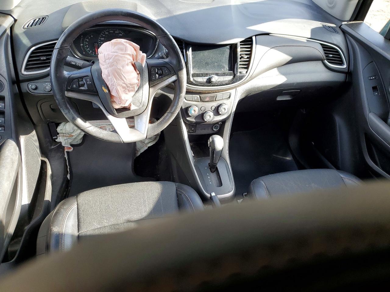 2018 CHEVROLET TRAX 1LT photo 8