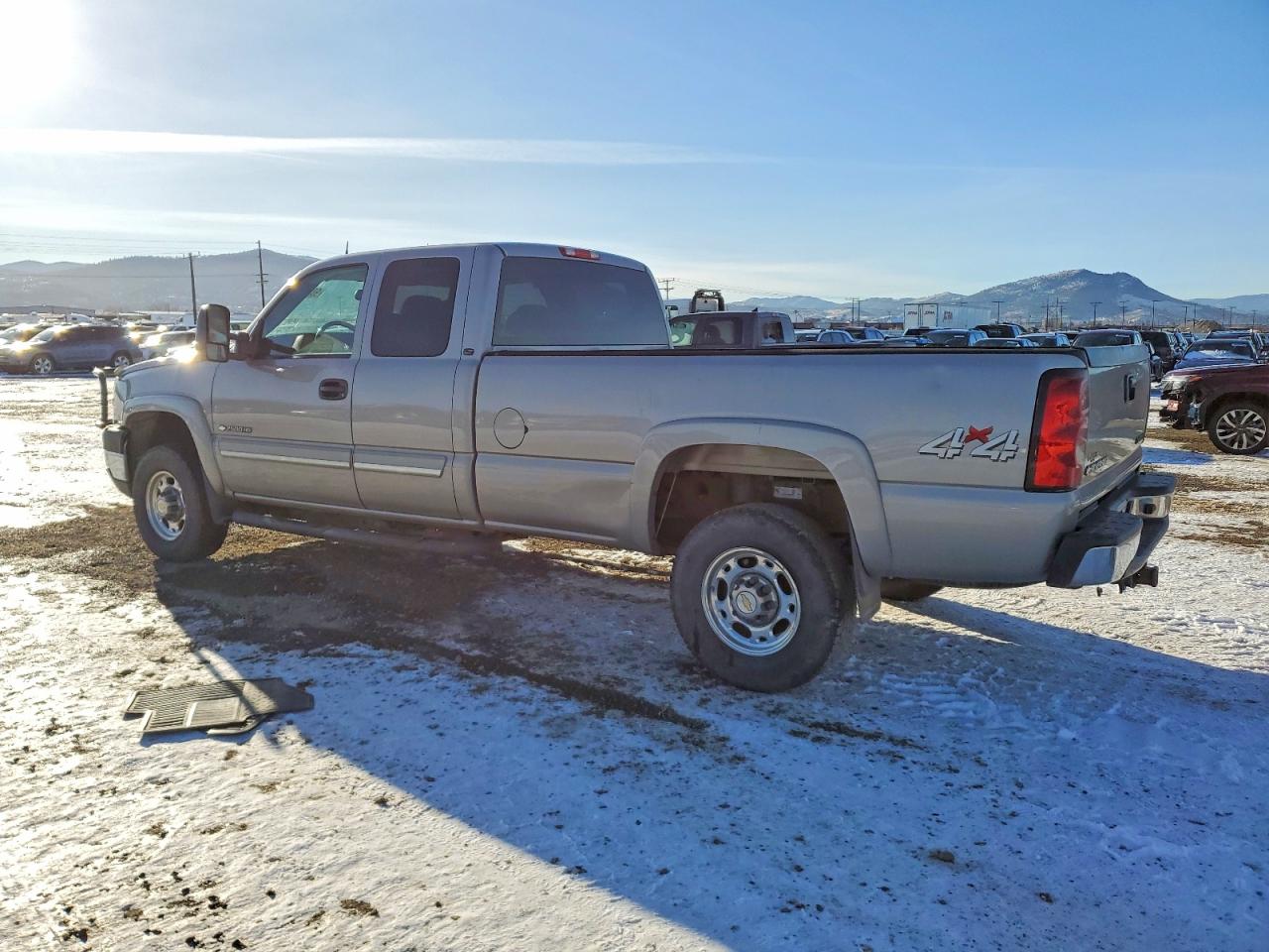 2005 CHEVROLET SILVERADO K2500 HEAVY DUTY photo 2