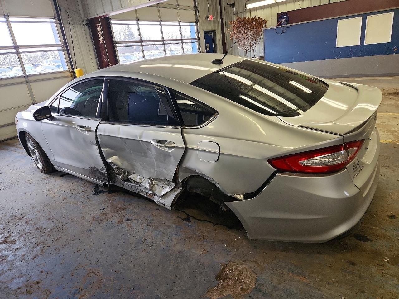 2014 FORD FUSION SE photo 2